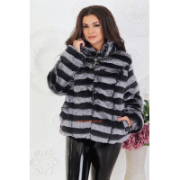 Жіноча штучна шуба великого розміру